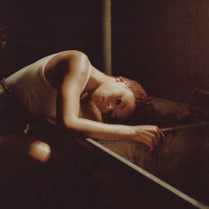 Capa de Love Me Not no Spotify